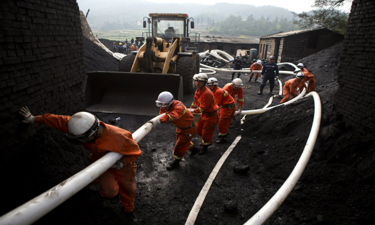 Κίνα: Αριθμός ανθρώπων έχουν εγκλωβιστεί σε ορυχείο στο οποίο σημειώθηκε κατολίσθηση