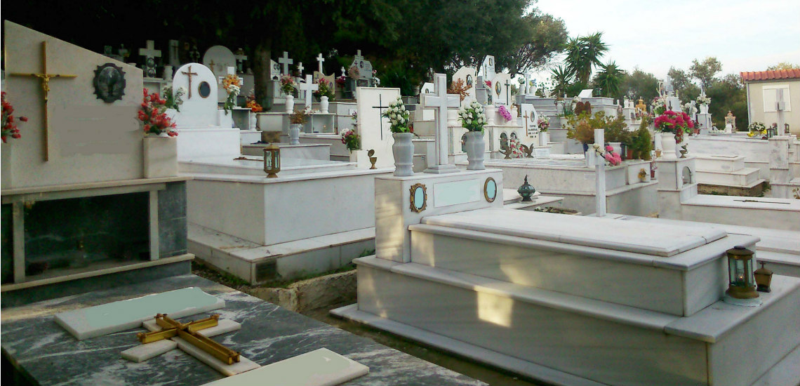 Κοιμητήριο Στροβόλου: Θάβουν τους νεκρούς στους διαδρόμους