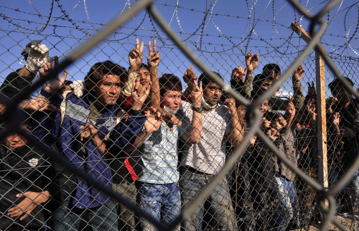 Συνεχίζεται το αλαλούμ με τους πρόσφυγες στις Βάσεις