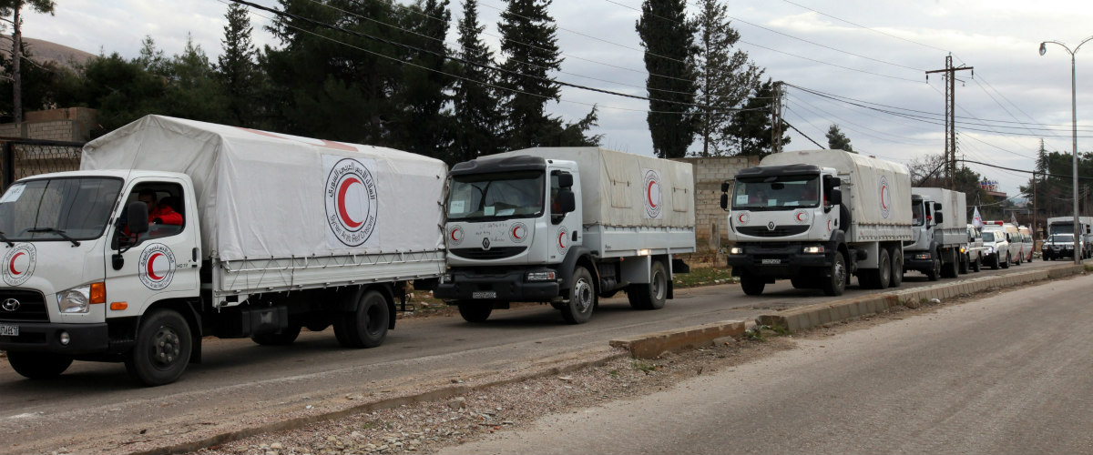 Συρία: 12 νεκροί στον βομβαρδισμό φορτηγών με ανθρωπιστική βοήθεια