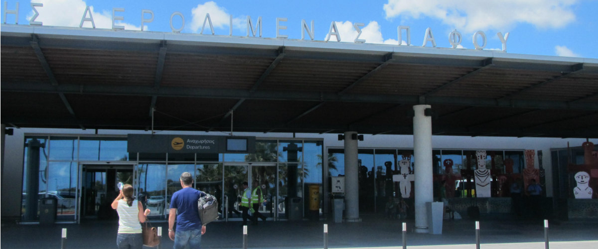 Αεροδρόμιο Πάφου: Σύλληψη δυο Ισραηλινών που κουβαλούσαν πιστόλι