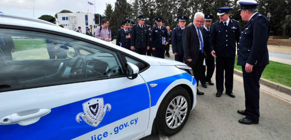 Περιπολικά της Κυπριακής Αστυνομίας χρησιμοποιούνται ως νεκροφόρες! Απίστευτη παραδοχή αξιωματικού – «Κίνδυνος μετάδοσης μολυσματικών ασθενειών»