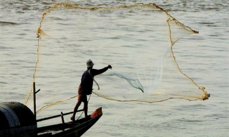 Ελλαδίτης ψαράς έπαθε ΣΟΚ  – Δείτε το “θαλάσσιο τέρας” που έπιασε στα δίχτυα του!! (ΦΩΤΟ)
