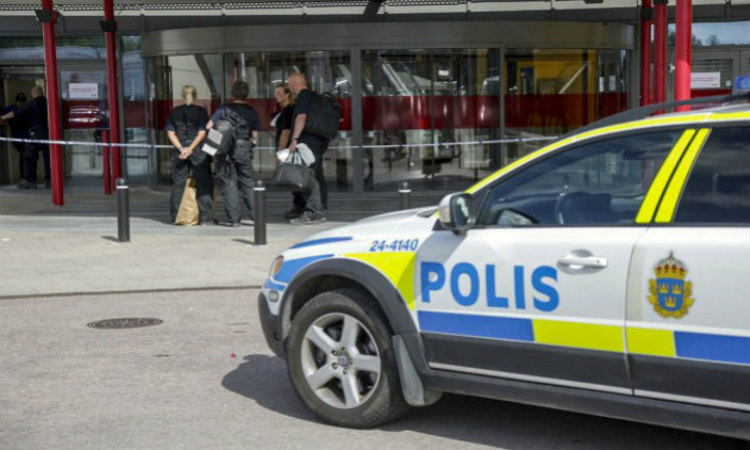 ΈΚΤΑΚΤΟ:  Πυροβολισμοί σε εμπορικό κέντρο στη Σουηδία