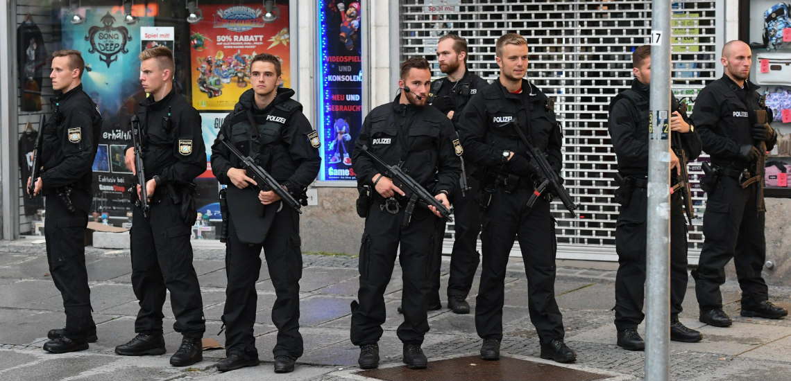 Δύο άντρες συνελήφθηκαν για σχέδια επίθεσης σε εμπορικό κέντρο στη Γερμανία