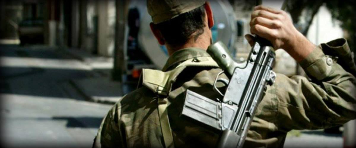 Καϊμακλί: Κουκουλοφόροι επιτέθηκαν σε εθνοφρουρό και του έκλεψαν το G3