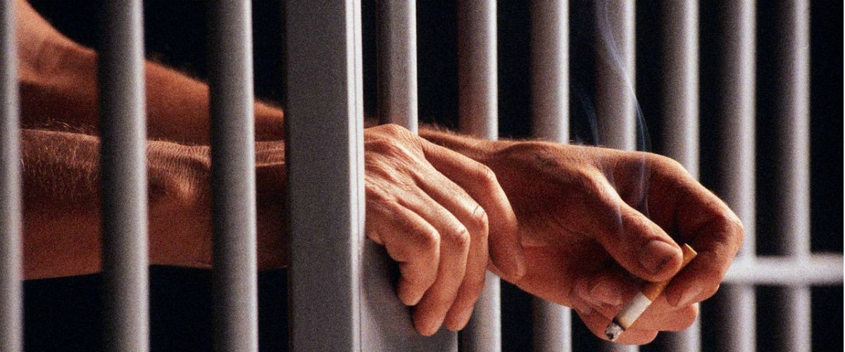 Στη φυλακή νεαρός από το Παραλίμνι επειδή απείλησε αστυνομικό για τα παιδιά του