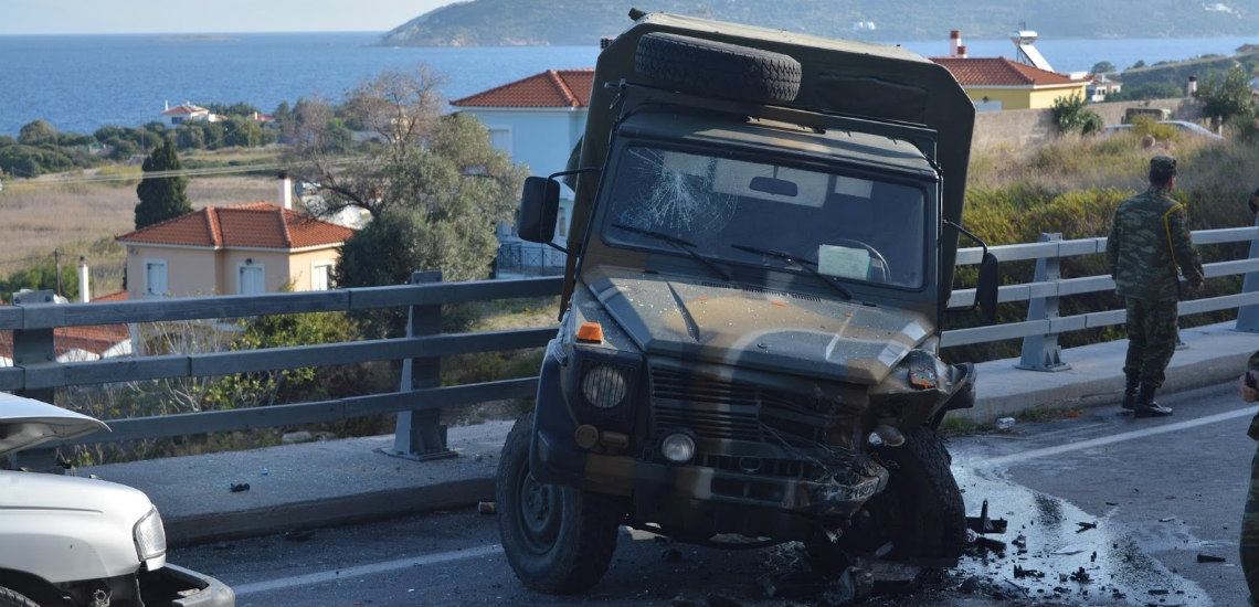Σοβαρό τροχαίο με στρατιωτικό όχημα στο Αρεδιού - Στη σκηνή πυροσβεστική για απεγκλωβισμό τραυματιών