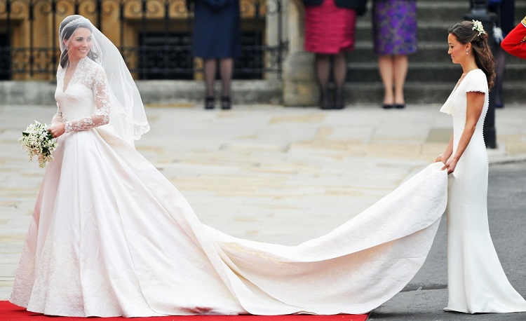 Απίστευτο: Πέντε χρόνια μετά γίνεται πανικός με μηνύσεις για το νυφικό της Kate Middleton - Τι συνέβη;