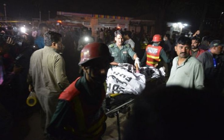 Μακελειό στο Πακιστάν: 56 νεκροί από επίθεση αυτοκτονίας σε πάρκο! Τα περισσότερα θύματα είναι γυναίκες και παιδιά