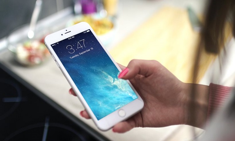 Ένα iPhone μπορεί να αλλάξει τρεις-τέσσερις φορές χέρια πριν αποσυρθεί