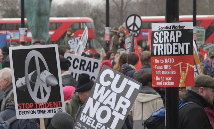 Δεκάδες χιλιάδες σε διαδήλωση στο Λονδίνο εναντίον του προγράμματος Trident