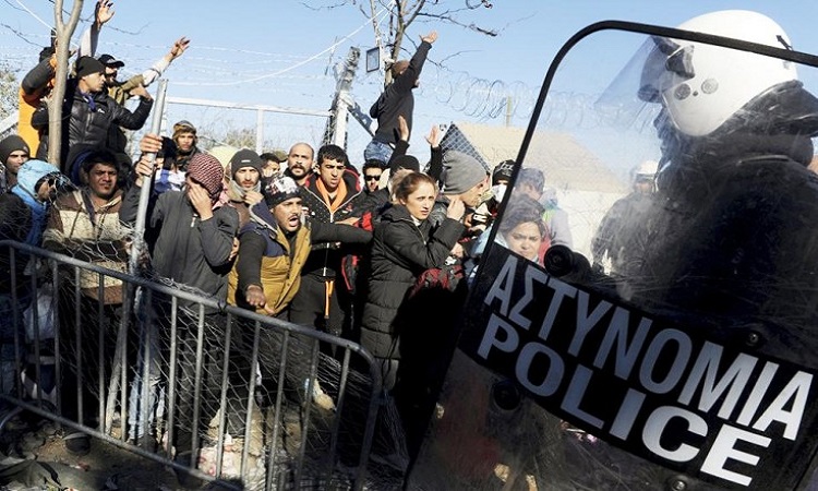 «Η Αθήνα δεν μπορεί απλά να σταματήσει το κύμα προσφύγων»