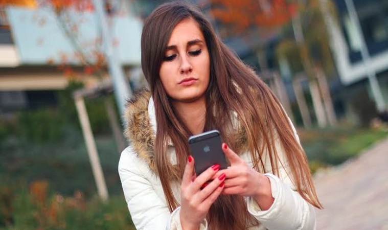 Έρευνα: Οι γυναίκες δεν προστατεύουν τις φωτογραφίες στο κινητό τους