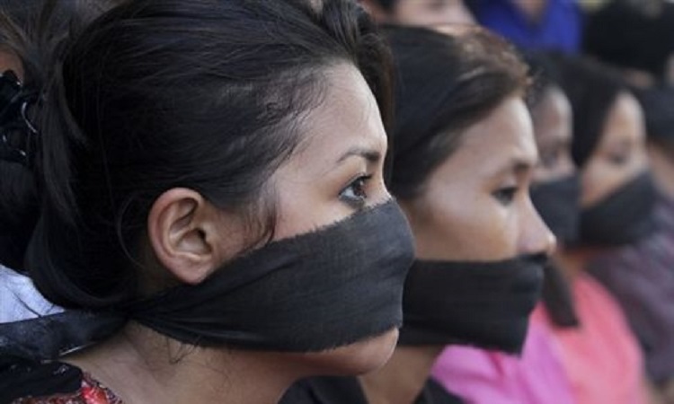 Ινδία: Συνταρακτική μαρτυρία 14χρονης, θύμα ομαδικού βιασμού
