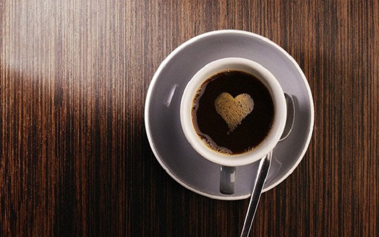 Ο ζεστός καφές και η σχέση του με τον καρκίνο του οισοφάγου