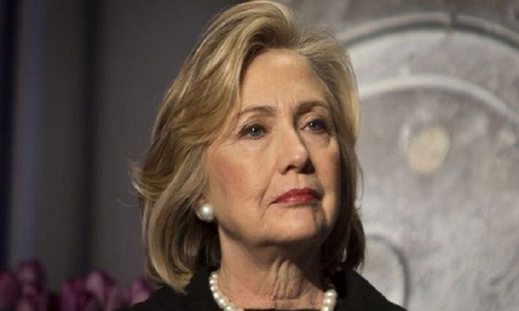 ΗΠΑ: Το FBI επιβεβαιώνει ότι διεξάγει έρευνα για τα email της Χίλαρι Κλίντον