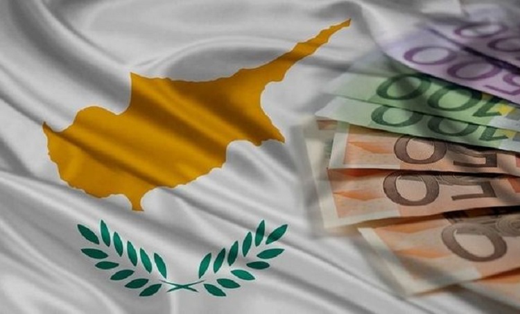 Αποκλιμάκωση κυπριακού χρέους το 2017 βλέπει η Κομισιόν