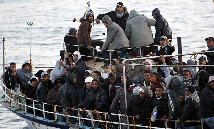 Τον πιάσανε να φέρνει μετανάστες στην Κύπρο