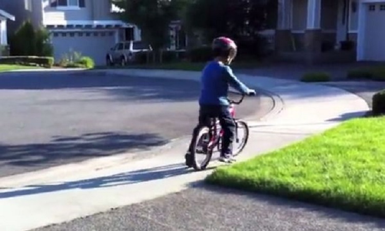 5χρονος έφυγε με το ποδήλατο από το σπίτι για να σώσει τον πατέρα του από καρδιακό επεισόδιο