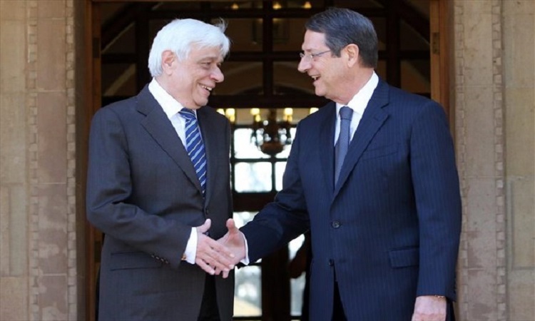 Ο Αναστασιάδης ενημέρωσε Παυλόπουλο για τις εξελίξεις στο Κυπριακό