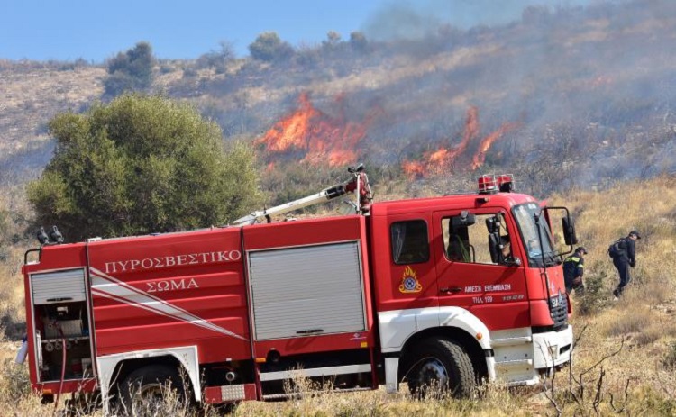 Πυρκαγιά στα Κούκλια  - Υπό μερικό έλεγχο η φωτιά