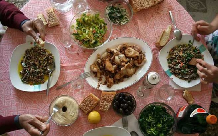 Πόσες θερμίδες έχει το Σαρακοστιανό τραπέζι