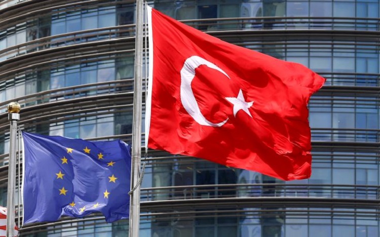 Τούρκος πρέσβης στην ΕΕ: Εφικτή μία ταχεία συμφωνία στο θέμα της βίζας