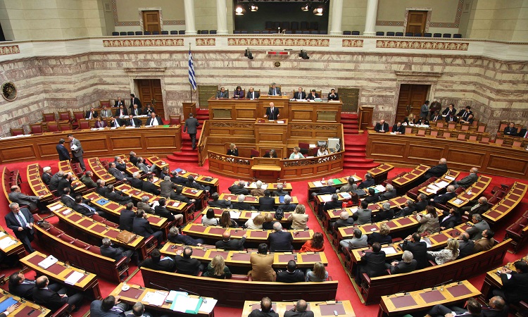 Η ΠΕΟ καλεί την Βουλή να απορρίψει τον κυβερνητικό εκβιασμό στο ωράριο