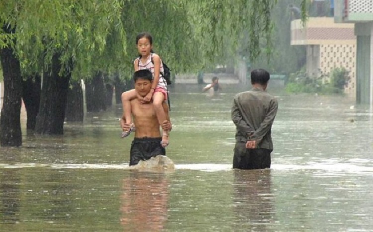 Εξήντα νεκροί και 44.000 άστεγοι από τις πλημμύρες στη Βόρεια Κορέα