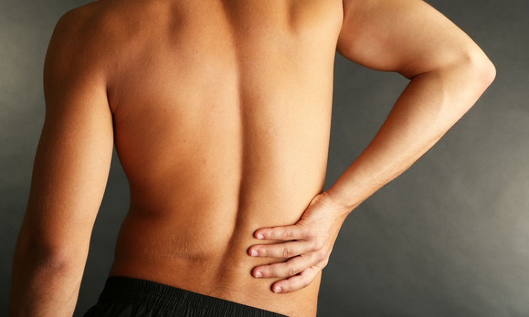 Πόνος στη μέση: 4 παράγοντες που τον επιδεινώνουν