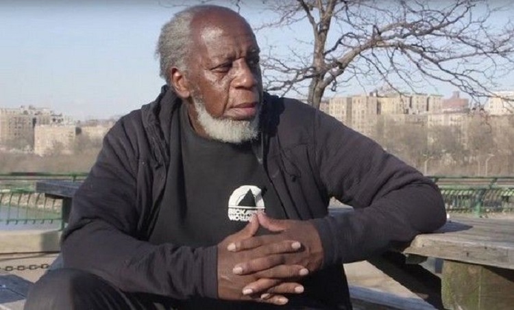 Συγκλονιστικό Βίντεο: Πρώτη φορά στον έξω κόσμο μετά από 44 χρόνια στη φυλακή