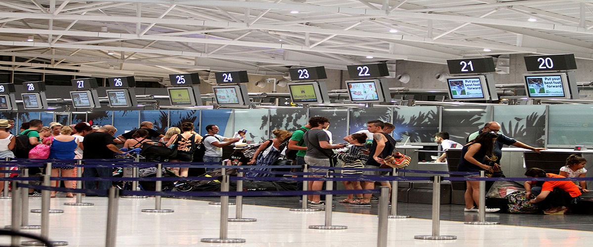 Ουρές στο αεροδρόμιο Πάφου μετά το τρομοκρατικό χτύπημα στο Παρίσι