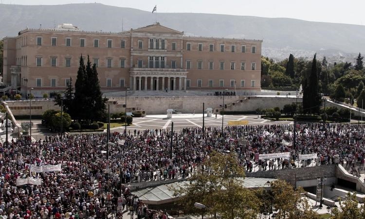 Παραλύει η Ελλάδα από τη γενική απεργία