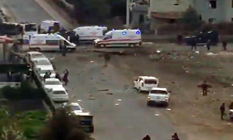 Νεκροί από έκρηξη σε λεωφορείο στην Τουρκία