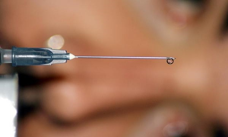 Eπίσπευση των ερευνών για εμβόλιο κατά Ζίκα ζητά η ΕΕ
