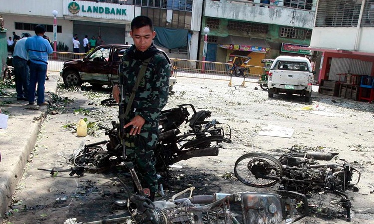 Το Ισλαμικό Κράτος ανέλαβε την ευθύνη για επίθεση με 23 νεκρούς στις Φιλιππίνες