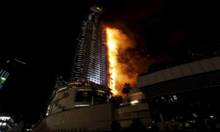 Φωτογράφος κρεμάστηκε από 48ο όροφο για να γλιτώσει από τις φλόγες σε ξενοχείο στο Ντουμπάι