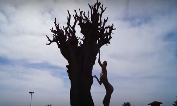 Ρωσίδες αναδεικνύουν τις ομορφιές της Κύπρου γυμνές! – VIDEO