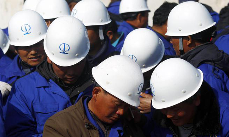 Η Κίνα σχεδιάζει να απολύσει 1,8 εκατ. εργαζόμενους στους τομείς του άνθρακα και του χάλυβα
