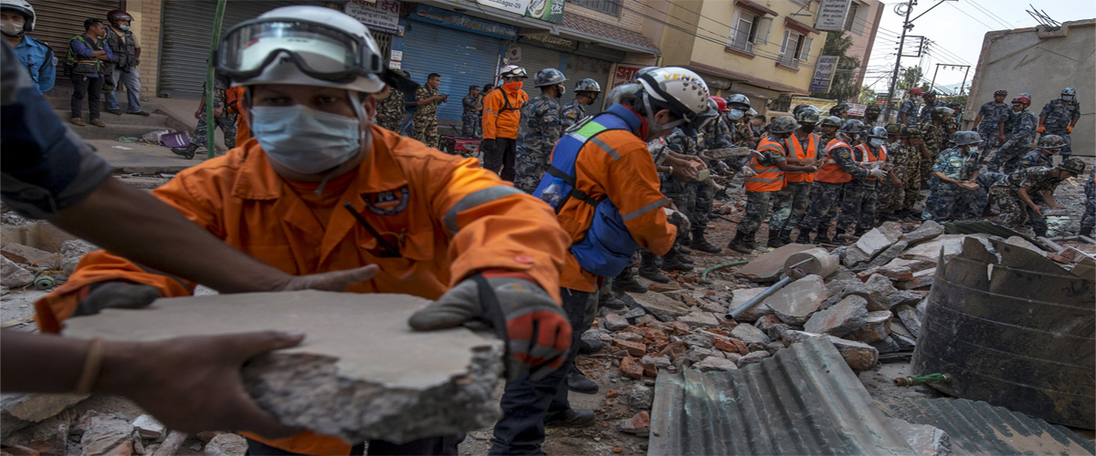 Νεκροί και τραυματίες από ισχυρό σεισμό στην Ινδία