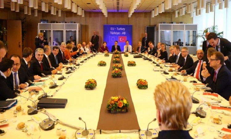 Κρίσιμη Σύνοδος κορυφής στις Βρυξέλλες για το προσφυγικό