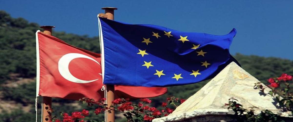 Έκθεση ΕΚ για ένταξη της Τουρκίας: Πρόοδος στις συνομιλίες για το κυπριακό
