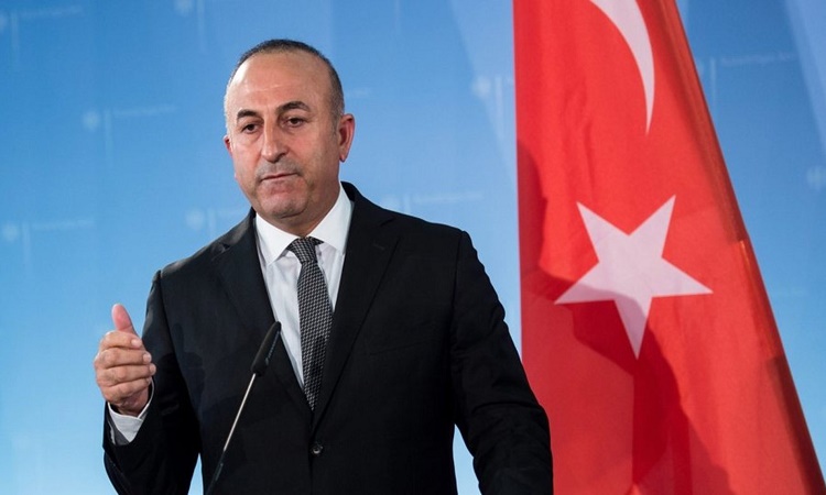 Ο Τσαβούσογλου υποδέχτηκε τον Πρόεδρο Αναστασιάδη στη Σύνοδο της Κωνσταντινούπολης