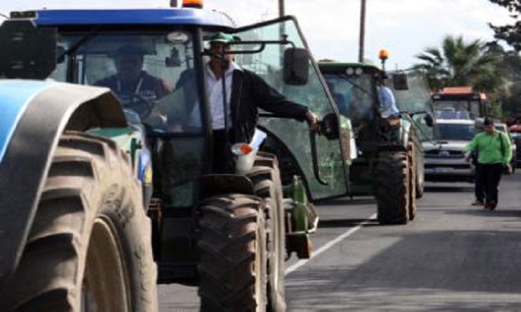 Ευρωαγροτικός : Άσκοπη και αχρείαστη η κινητοποίηση αγροτών έξω από το Προεδρικό