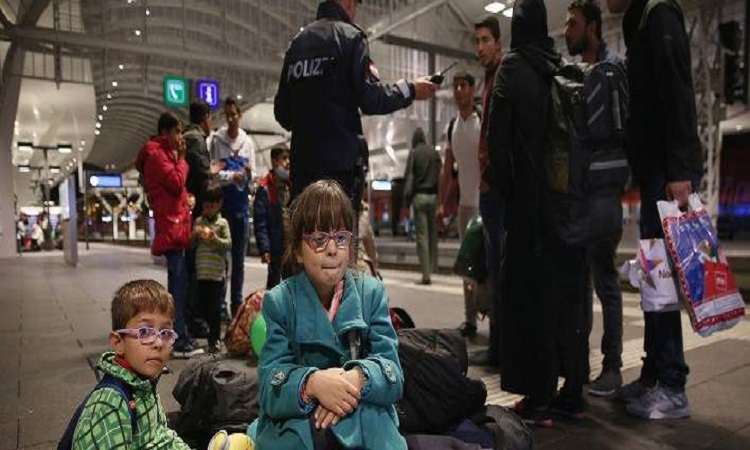 Η Γερμανία έβαλε όρια - Δέχεται μόνο 3.600 πρόσφυγες την ημέρα
