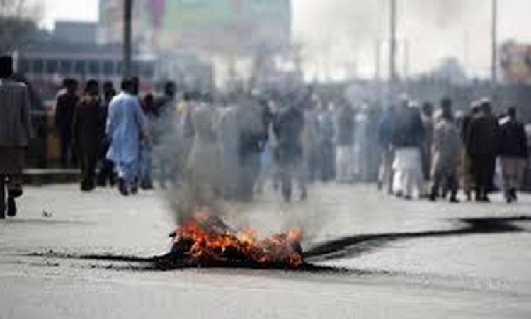 Φρίκη: Έκαψαν ζωντανή 16χρονη στο Πακιστάν!