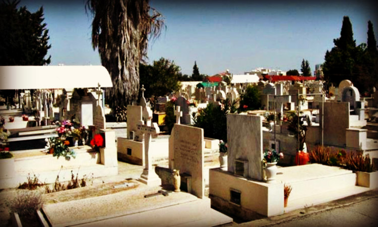 ΛΑΡΝΑΚΑ: Ασυνείδητοι έκλεψαν εργαλεία από κοιμητήριο
