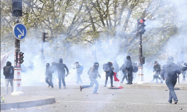 Μεγάλα επεισόδια και συγκρούσεις στο Παρίσι – Ένταση και συλλήψεις και σε άλλες γαλλικές πόλεις (ΒΙΝΤΕΟ-ΦΩΤΟ)