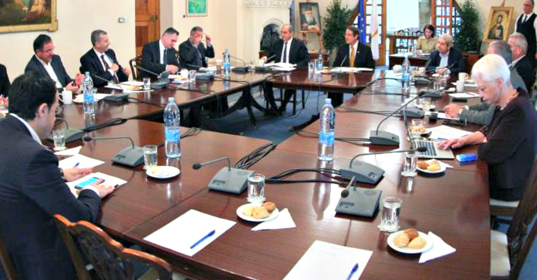 Σε εξέλιξη η συνεδρία του Εθνικού Συμβουλίου - Eνημερώνει για το Κυπριακό o Πρόεδρος